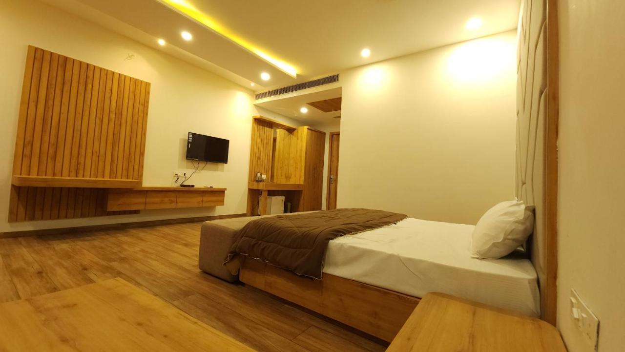 Aanandam Greens Hotel Sehore Buitenkant foto